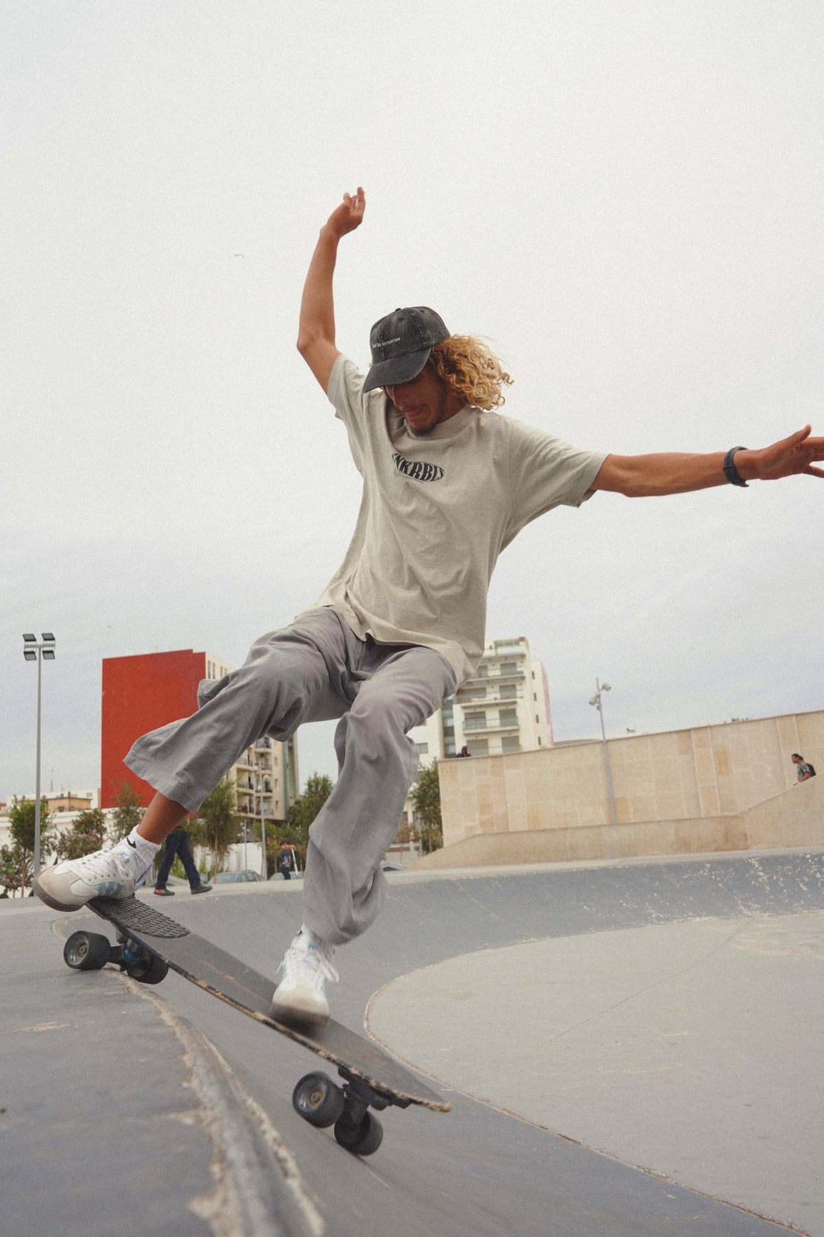 SNKRBLS Oversized T-Shirt - Greige