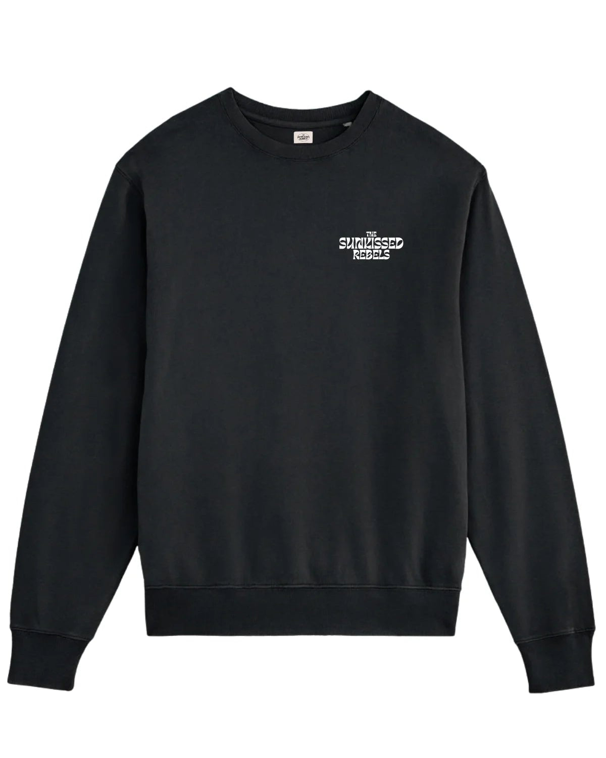 Schwarzer Vintage Sweater mit kleinem The Sunkissed Rebels Logo auf der Brust, Frontansicht.