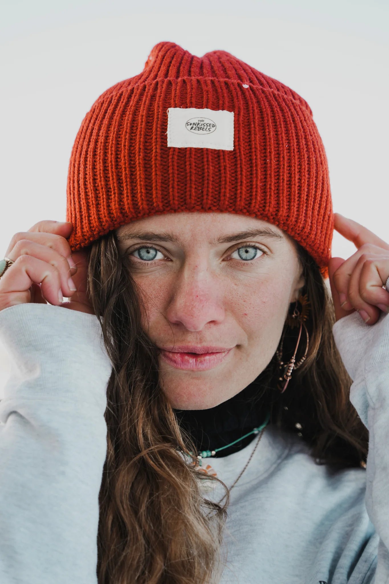 Produkt Nahaufnahme des Rebels Big Beanie Rusty Red von The Sunkissed Rebels