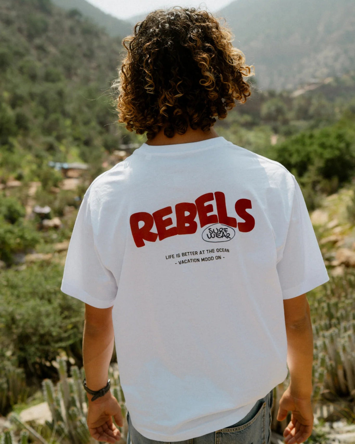 Rebels Surf Wear oversized t-shirt white back view desert cactus landscape