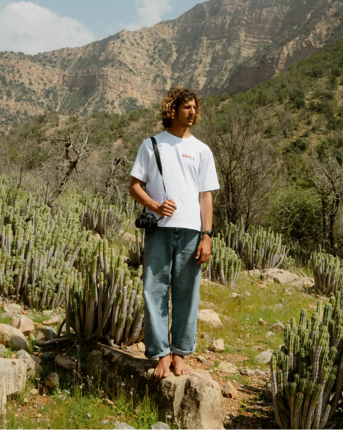 Rebels Surf Wear oversized t-shirt white front view model cactus landscape