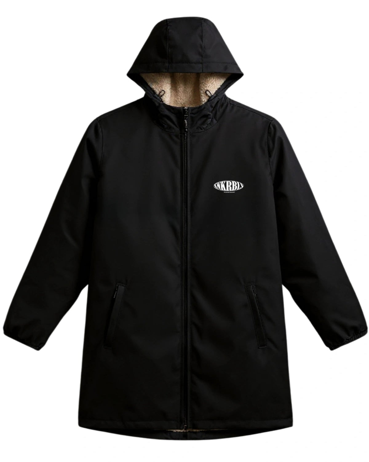 „Rebels Waterproof Sherpa Jacket in Schwarz, Frontansicht mit gesticktem Brustlogo und warmer Sherpa-Innenfütterung.“