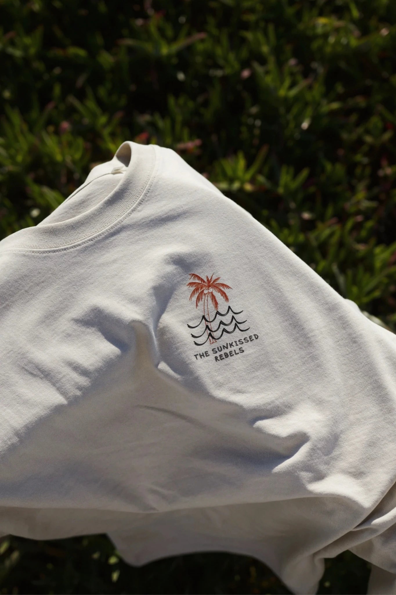 Oversized T-Shirt Sand Waves Palm Trees Logo Detail Brust Print hochwertige Baumwolle Streetwear