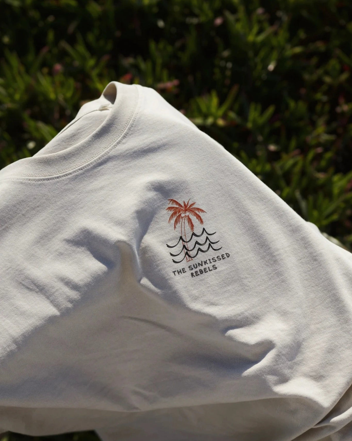 Oversized T-Shirt Sand Waves Palm Trees Logo Detail Brust Print hochwertige Baumwolle Streetwear