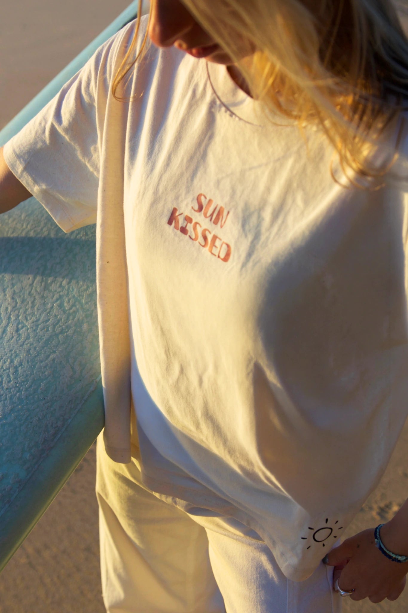 SUNKISSED Short T-Shirt Natural Raw detail logo oversized fit