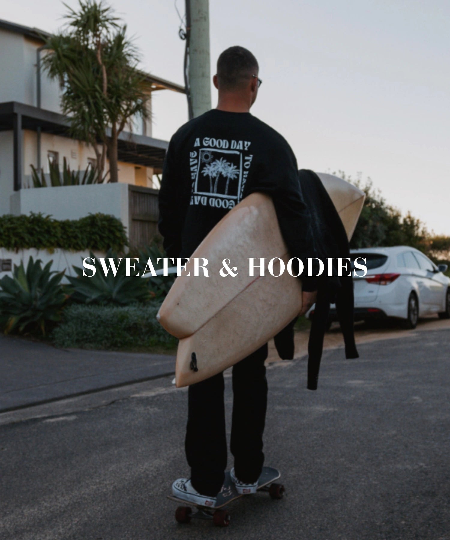 Hoodies und Sweater für Surfer – urbaner Streetstyle mit Surfbrett