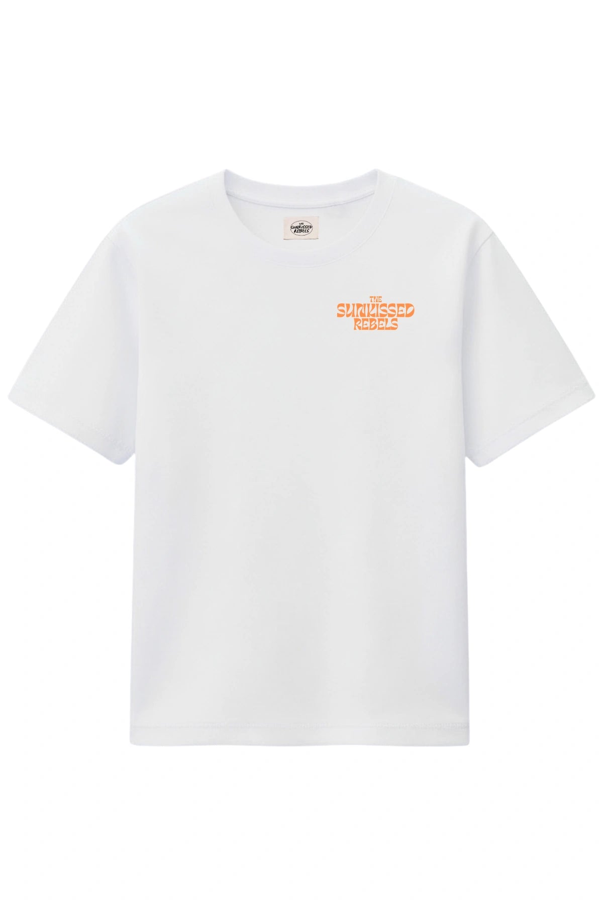 Weißes Oversized T-Shirt „Live Free“ von The Sunkissed Rebels – nachhaltiges Organic Baumwoll Shirt mit Frontlogo.