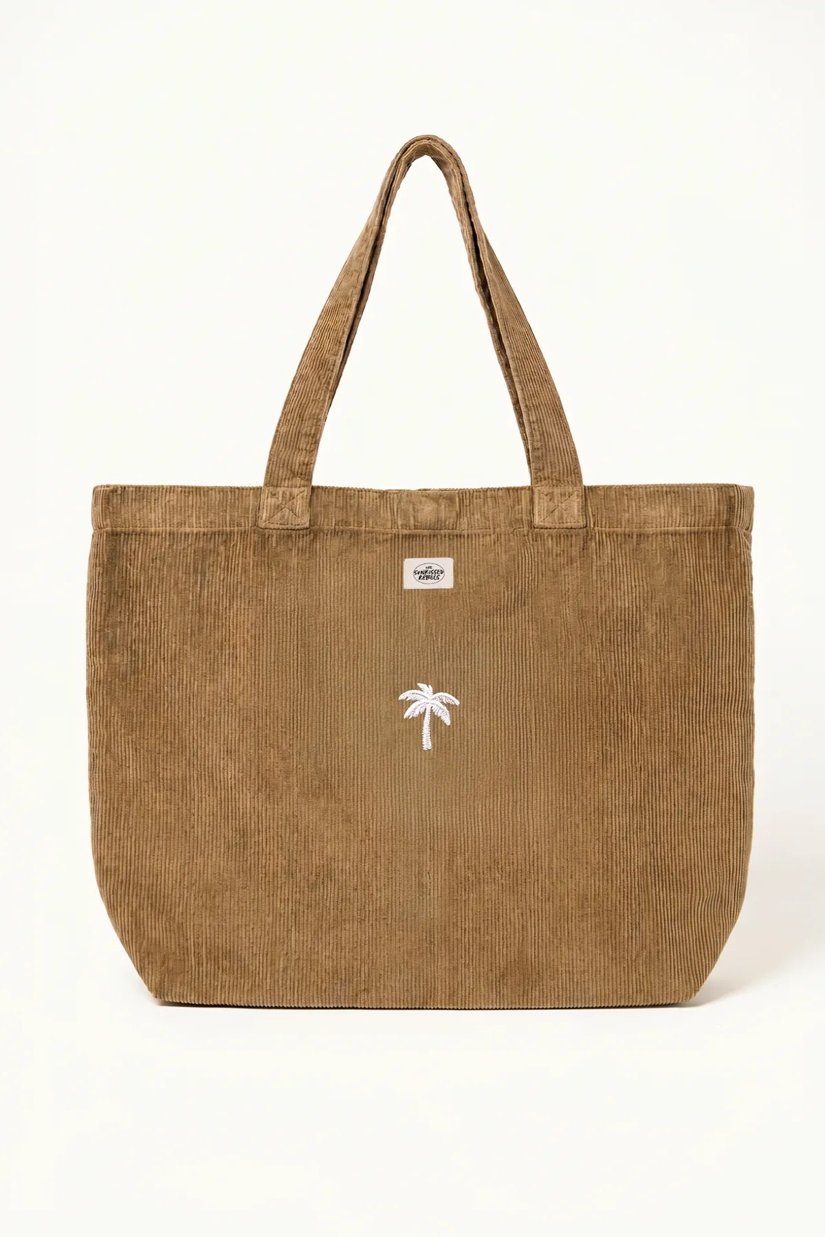 Frontansicht der Palm Tree Cord Bag in Washed Dark Camel (braun) mit weißem Palmen-Stick-Logo und Marken-Patch.