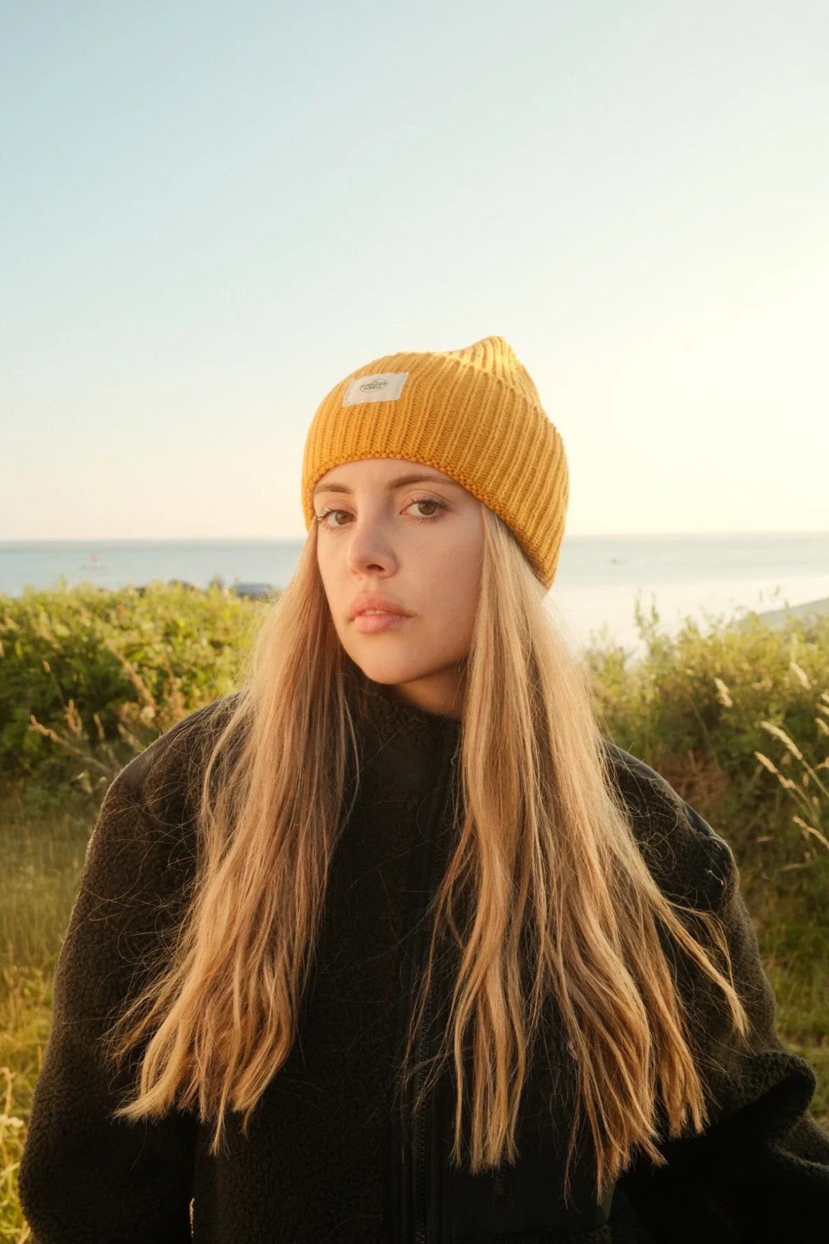 senfgelben Rebels Big Beanie in Honey Gold von The Sunkissed Rebels