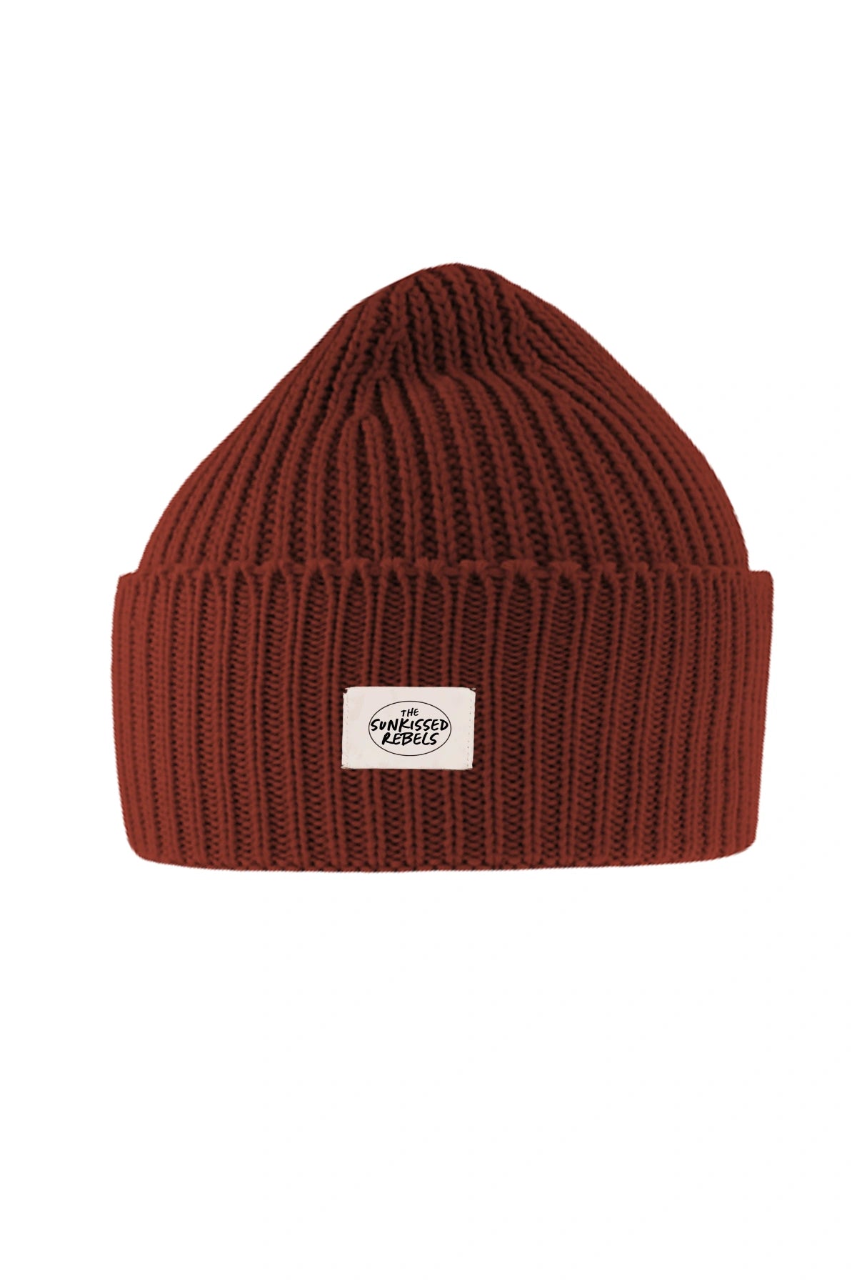 Rebels Big Beanie in Rusty Red von The Sunkissed Rebels aus gerippter Strickstruktur vor weißem Hintergrund