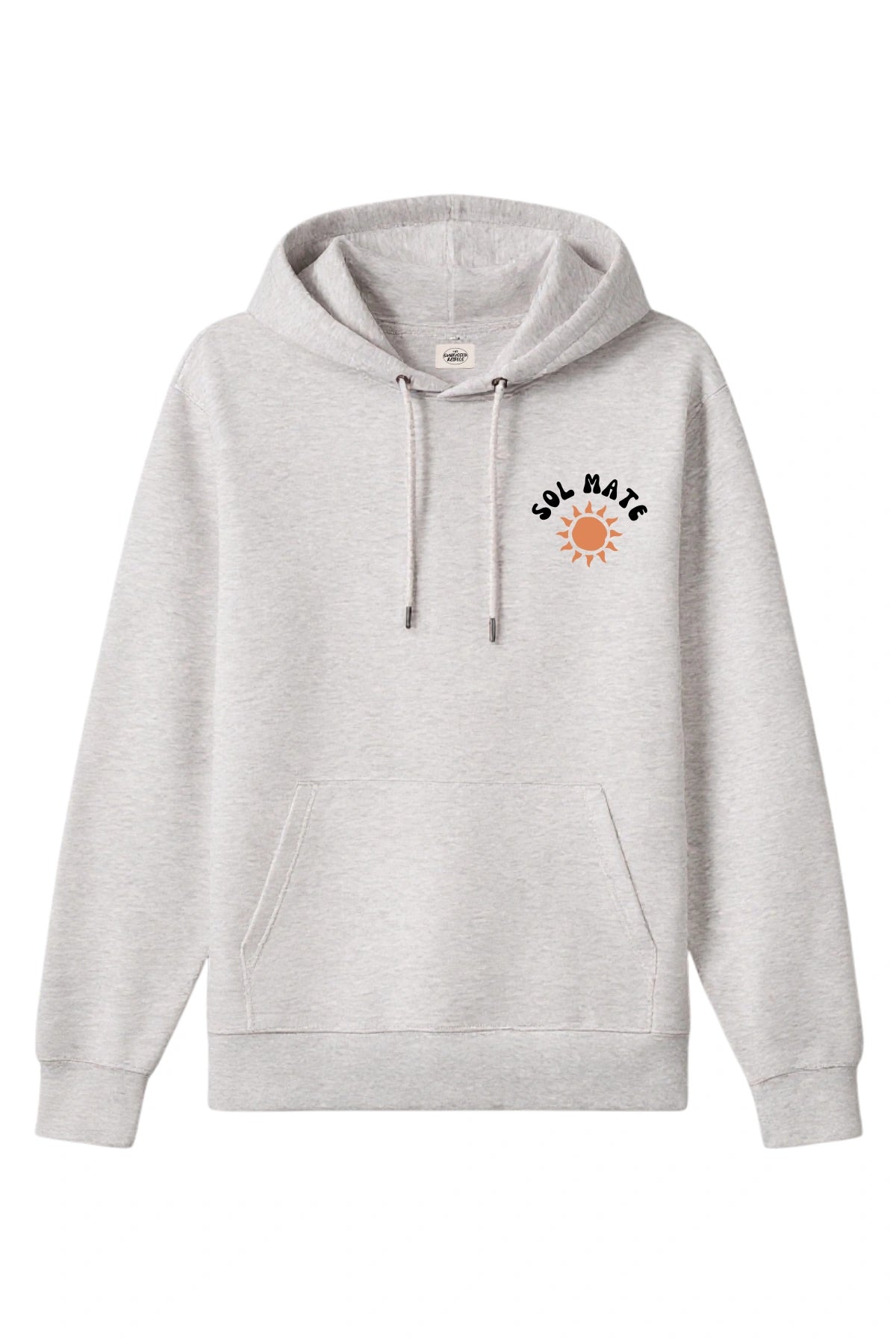 Vorderansicht des grauen The Sunkissed Rebels Hoodies mit kleinem „Sol Mate“-Print und Sonne auf der Brust.