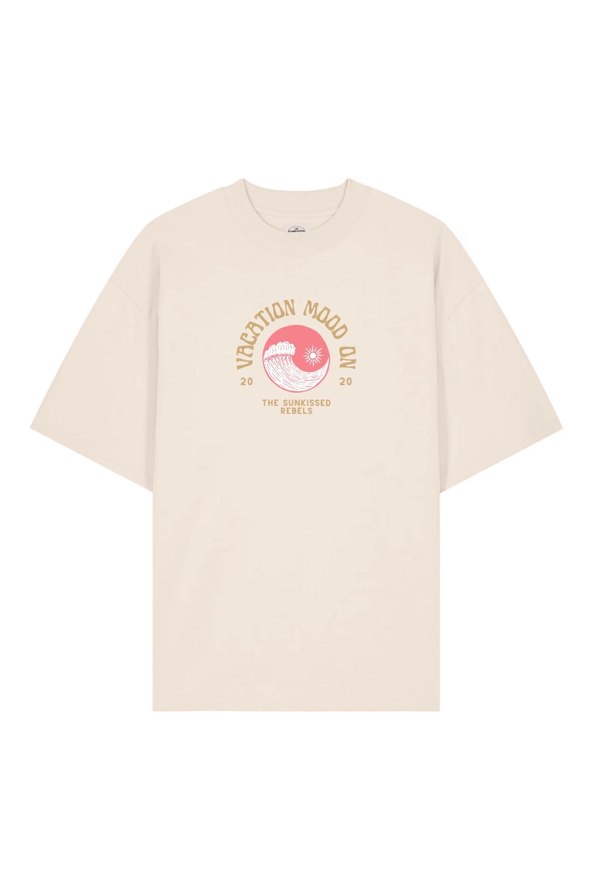 Vorderansicht des Vacation Mood On Shirts in Cream mit Wellenprint von The Sunkissed Rebels